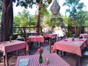 Restaurante con Jardín Terraza a un paso del Mar, Buen potencial