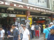 local_de_comida_rapida_en_el_centro_13981473682.jpg