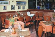restaurante basado en un sitio tradicional argentino de la zona de puerto madero